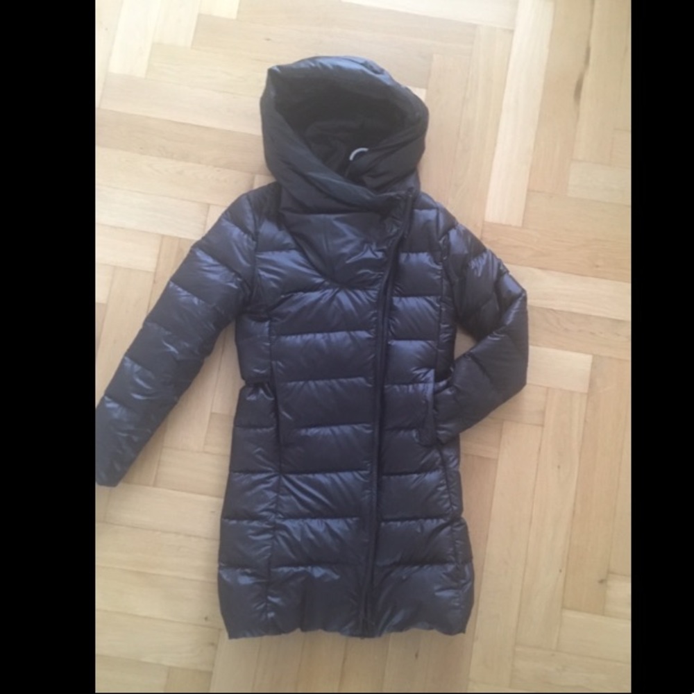 Nike BLACK down coat XS
